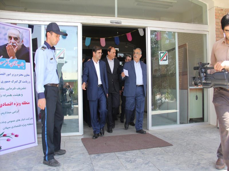 بازدید معاون وزیر  امور اقتصادی و دارایی از منطقه 